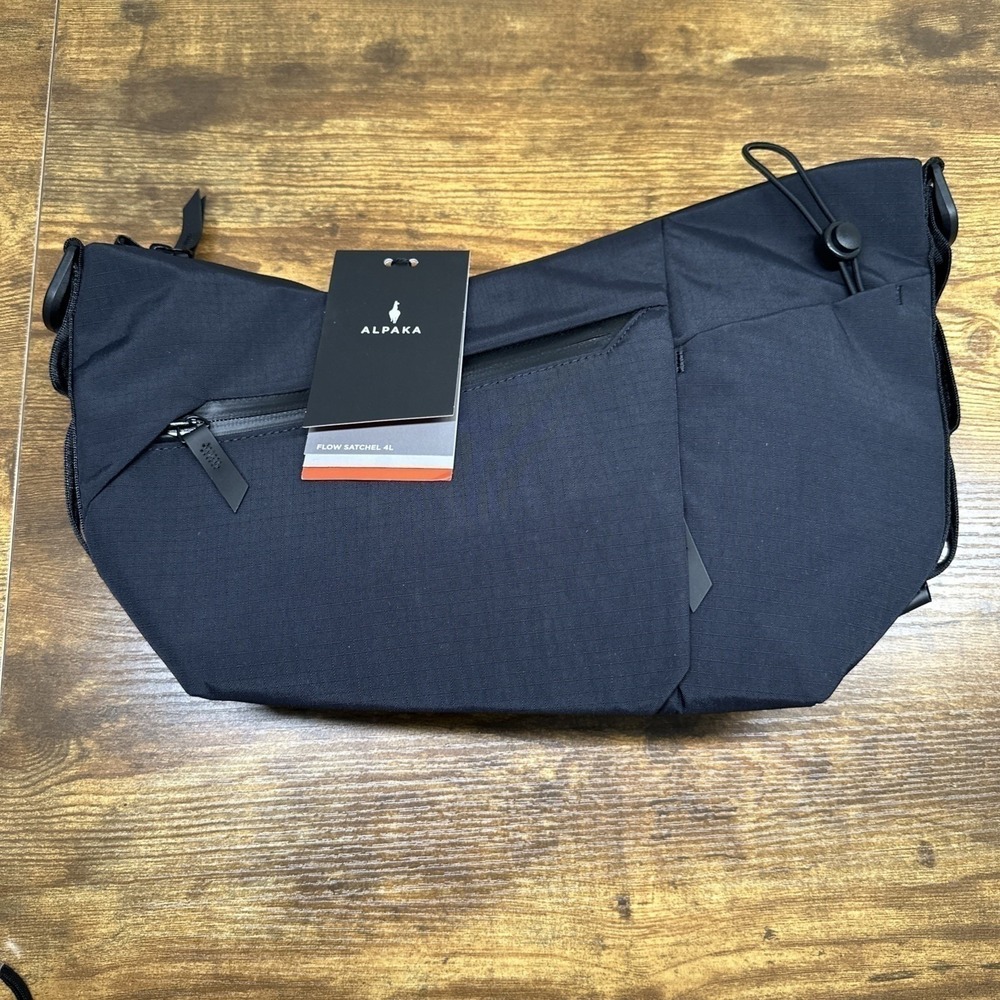NEW Alpaka Flow Satchel 4L Black Crossbody Messenger Bag Water Resistant